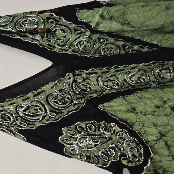 Embroidered Green and Black V Neck Halter Bohemian Dress - Picture 5 of 6